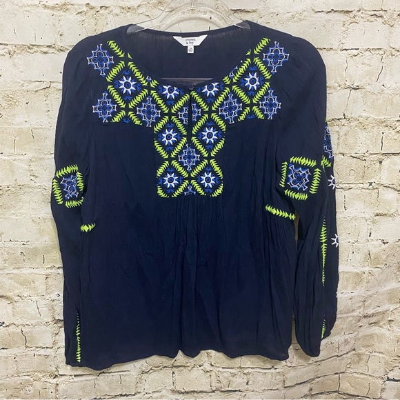 Crown & Ivy Blue Green Floral Embroidered Keyhole Tissue Top - Picture 1 of 5